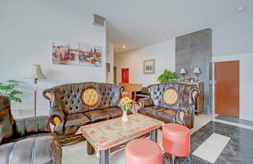 East Jakarta Hotel | Collection O near Terminal Pulo Gebang formerly Sentra Timur - Tower Sapphire