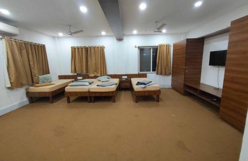 Warje Hotel | Collection O Warje Pune Formerly Choice Guest house