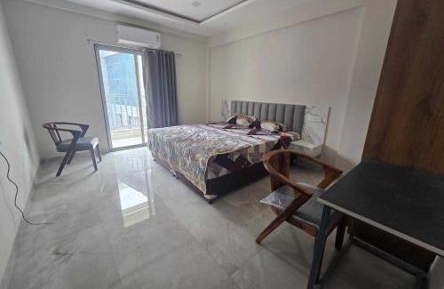 Warje Hotel | Collection O Warje Pune Formerly Choice Guest house