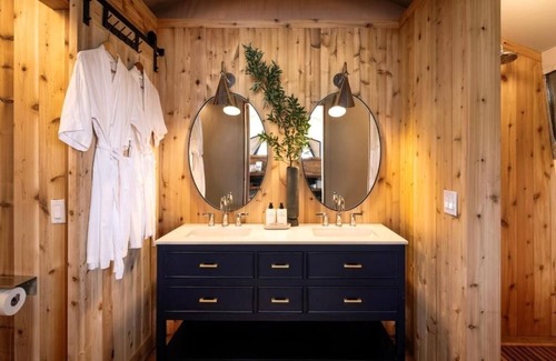 Manhattan Hotel | Collective Governors | Voyager Twin Tent | Peaceful Escape Near NYC