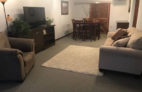College Apartment | College Heights Spacious downstairs apartment