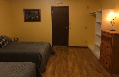 College Apartment | College Heights Spacious downstairs apartment