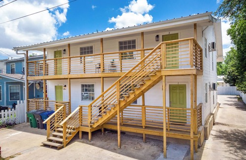 West San Antonio Apartment | Collins Garden First Floor Studio, Pet Friendly