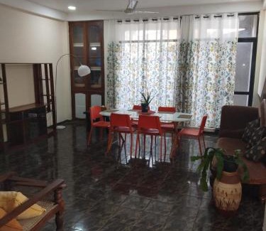 Battaramulla House | Colombo Garden Lane Homestay