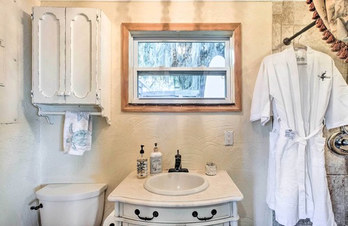 Midway Apartment | Colonels Island Casita w/ Private Hot Tub