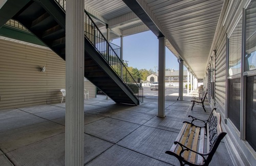 Pigeon Forge Condo | Colonial Crest 110 - Great Location! - You Can Walk To Town! 2 Bedroom Condo by RedAwning