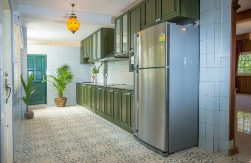 Mae Nam House | Colonial House short walk from Mae Nam beach