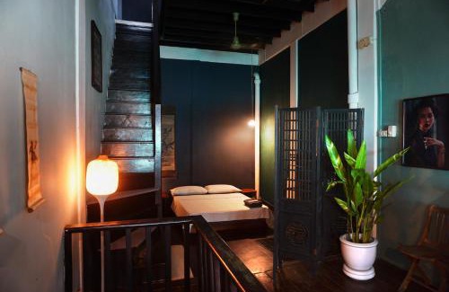 China Town House | Colonial shophouse with terrace in Chinatown