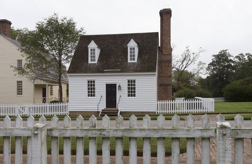 Williamsburg House | Colonial Williamsburg Single Bedroom Standalone House with Living Room