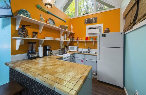 Old Town Cottage | Colony Sunset- Bright and airy cottage in the heart of old town Key West