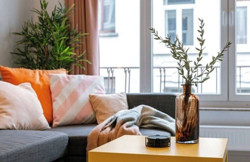 Antwerp Apartment | Color POP Apartment
