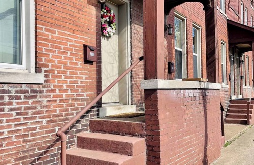 Evansville House | Color Pop Casa | 2BR/1BA Townhome near Ford Center