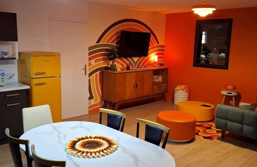 Nozay Apartment | Colorama retro travel and pop culture in Nozay 68m2