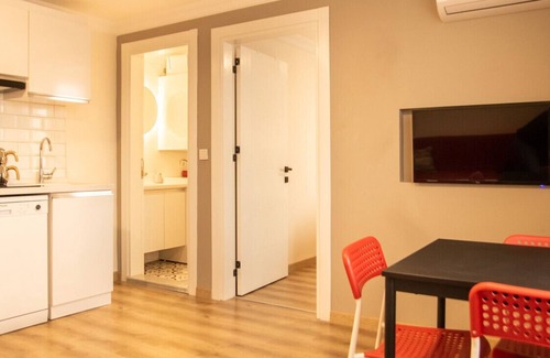 Izmir City Centre Apartment | Colorful and Central Flat near Kulturpark Izmir