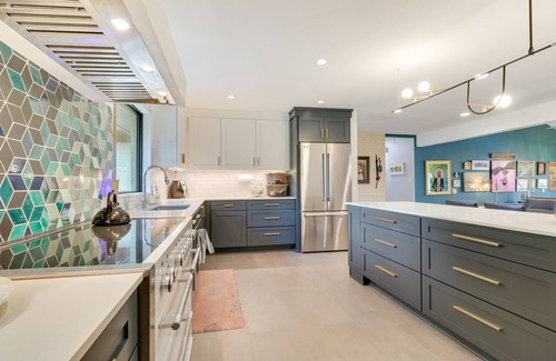 Oak Ridge House | Colorful Austin Home w/Covered Patio & Gas Grill!
