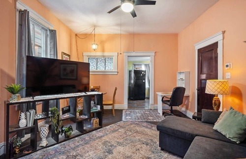Germantown House | Colorful Cottage close to Downtown & UofL