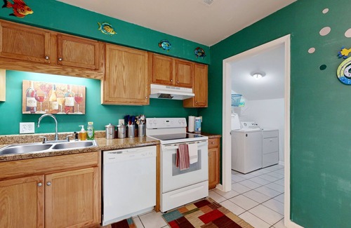 Socastee House | Colorful home with water view, close to river access, fishing, with WiFi, AC