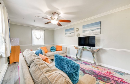 Hopewell House | Colorful Hopewell Home ~ 5 Mi to the James River!