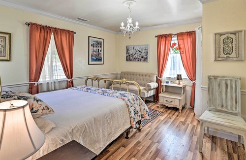 Ramona House | Colorful Ramona Home Close to Downtown Shops