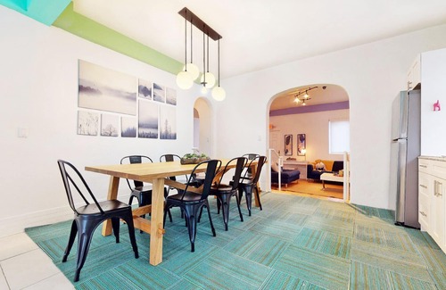 West Avenue Villa | COLORS THE BEST VACATION RENTAL ON THE BEACH!