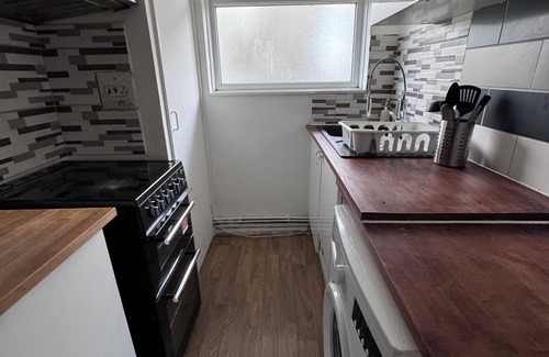 Chelsea Riverside Apartment | Colourful & Comfy Studio Flat. Quiet place close to Battersea Park!n