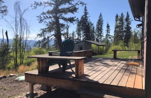 Eureka House | Colter Ridge, Two Bedroom Two Bathroom Cozy Cabin, Valley Views, Aveda Products