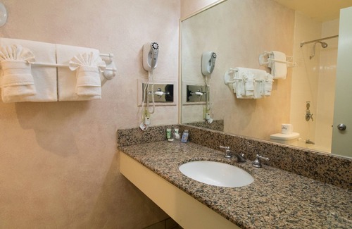 Monterey Hotel | Colton Inn