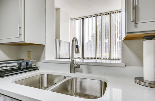 Columbia Condo | Columbia Vacation Rental - Walk to UofSC Campus!