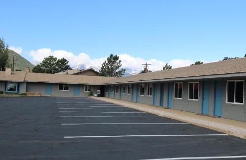 Estes Park Hotel | Columbine Inn