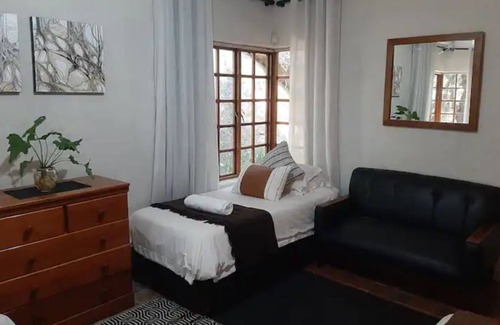 Nelspruit Cottage | Columbus Rock Unit 1 - No Loadshedding