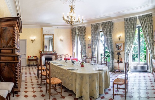 Saint-Hippolyte-le-Graveyron Apartment | Comfortable air-conditioned gîte, park and swimming pool, near Ventoux cyclists welcome