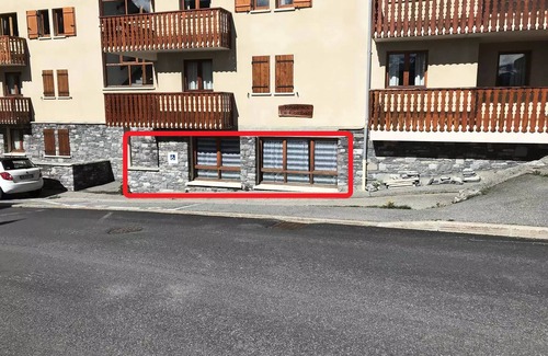 Aussois Apartment | COM400 :Apartment in quiet area close to free shuttle bus and swimming pool