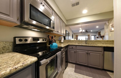 New Braunfels Resort | Comal River Getaway at the Froh Haus C206