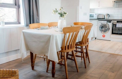 Widemouth Bay House | Combination of 2 Lovely Coastal Cottages nr Bude