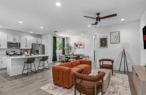 MLK House | Combined Home Near Downtown and East Austin Up to 18