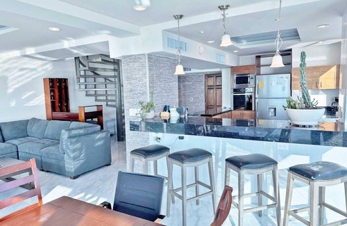 Zona Hotelera Hotel | Combo #3124 - Tim’s Ocean Condos – Beachfront 12br/10.5bth & Amazing Views!