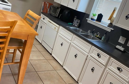 La Marque Apartment | Combo Unit 1 & 4, Near TX City