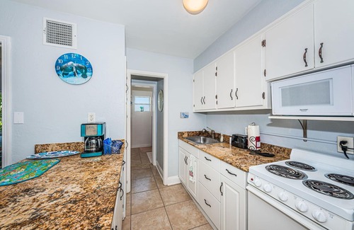Indian Rocks Beach Villa | Come and enjoy Beachside villa suite #2 Steps from BEACH