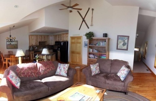 Pole Creek House | Come and enjoy our little piece of paradise in the Fraser Valley!