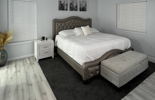 Dupont House | Come and enjoy this beautiful 3 -bedroom 2.5 bathroom