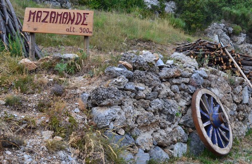 Fontan House | Come and get away from it all at the gateway to the Mercantour Table et chambre d'hôtes