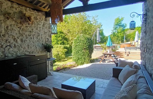 Lauzerte Bed & Breakfast | Come and recharge your batteries in Lauzerte, one of France's most beautiful villages.