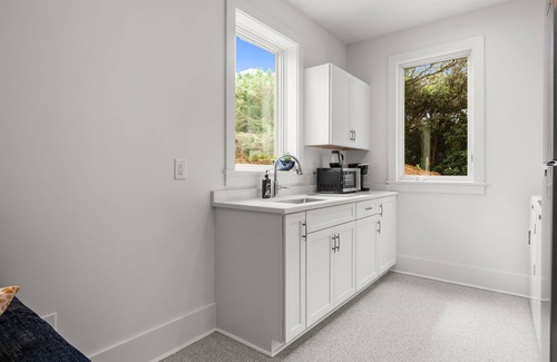 Emerald Isle House | Come Away – Brand New 5BR Oceanfront, Sleeps 10, Private Pool, Dog Friendly