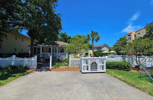 Saint Simons Island Apartment | Come Coast Awhile! Su