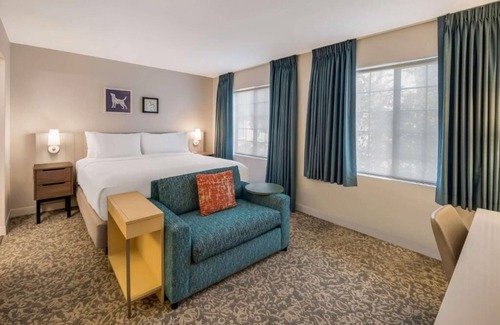Andover Hotel | Come Create Memories w/Fun-filled Adventures at this Paradise! Outdoor Pool!
