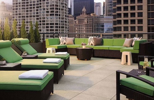 Downtown Chicago Hotel | Come Create Memories w/Fun-filled Adventures at this Paradise! Pet-friendly!
