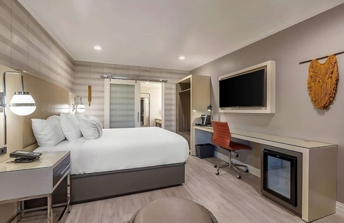 Southeast Torrance Hotel | Come Create Memories w/Fun-filled Adventures at this Paradise! Free Parking!