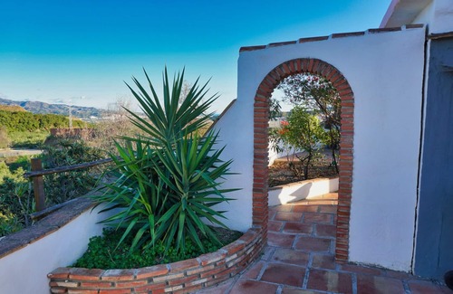 Benamocarra Apartment | Come en enjoy your holidays in a country house close to Torre del Mar.