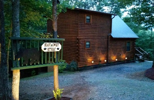 Murphy Cabin | Come Enjoy The Mountains In Your Own 3 Bedroom Real Log Cabin!