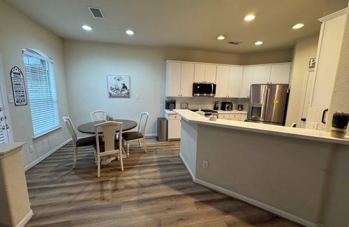College Park House | Come enjoy what The Woodlands has to offer in our updated 3 bedroom home.